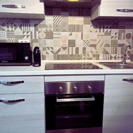 5 Minutes From The Sea Apartment *